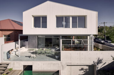 The Salmon House in Melbourne Offers Layered Design and Urban Warmth