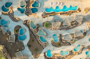 Take 5: Geothermal Pools, Bold Bathrooms, Pill Cases + More